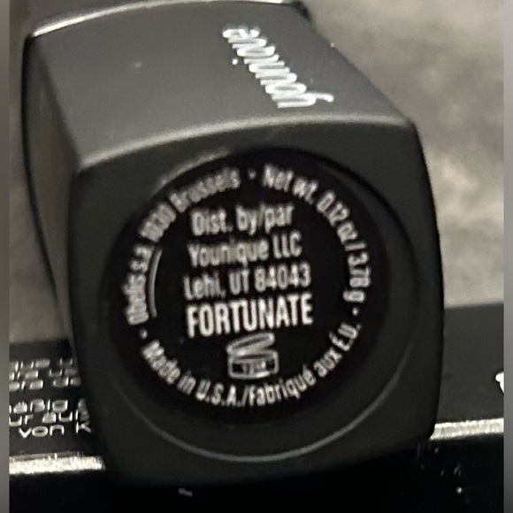 BNIB Retired MOODSTRUCK OPULENCE LIPSTICK (Fortunate) - Picture 2 of 3